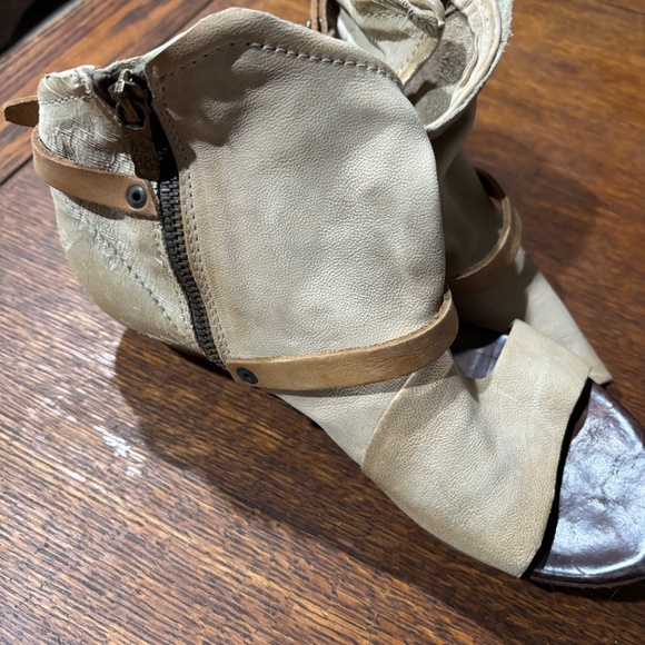 A.S. 98 open toed beige booties size 38. - Picture 3 of 9